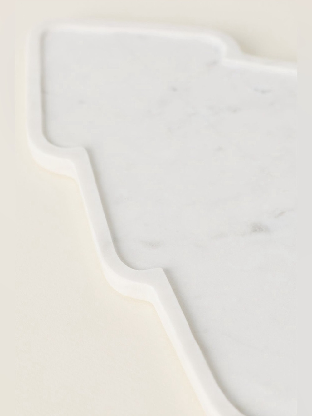 Blitzen White Marble Serving Board - Picture 2 of 3